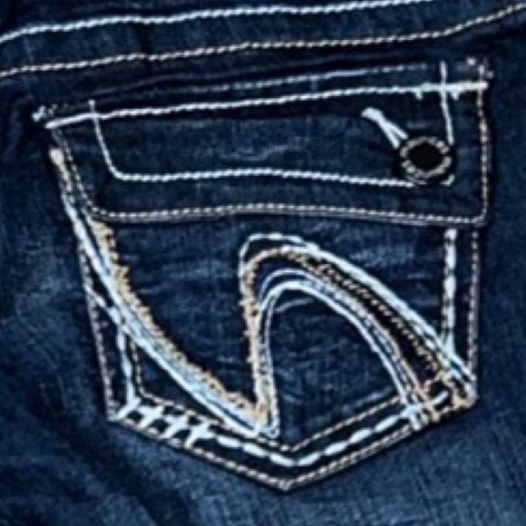 Maurices Dark Wash Capri Low Rise Capri Jeans Size Medium Waist 30 #112 - Picture 3 of 5